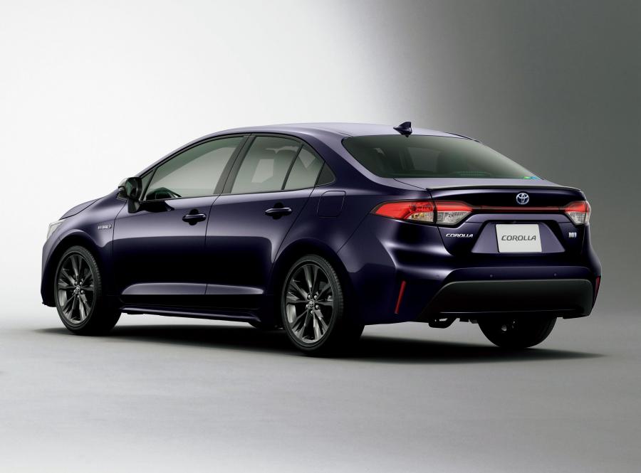  Toyota Corolla Hybrid WxB 2019 года  (JP) (фото 2 из 13)